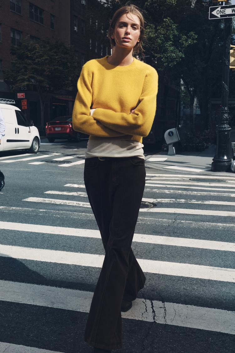SOFT KNIT SWEATER