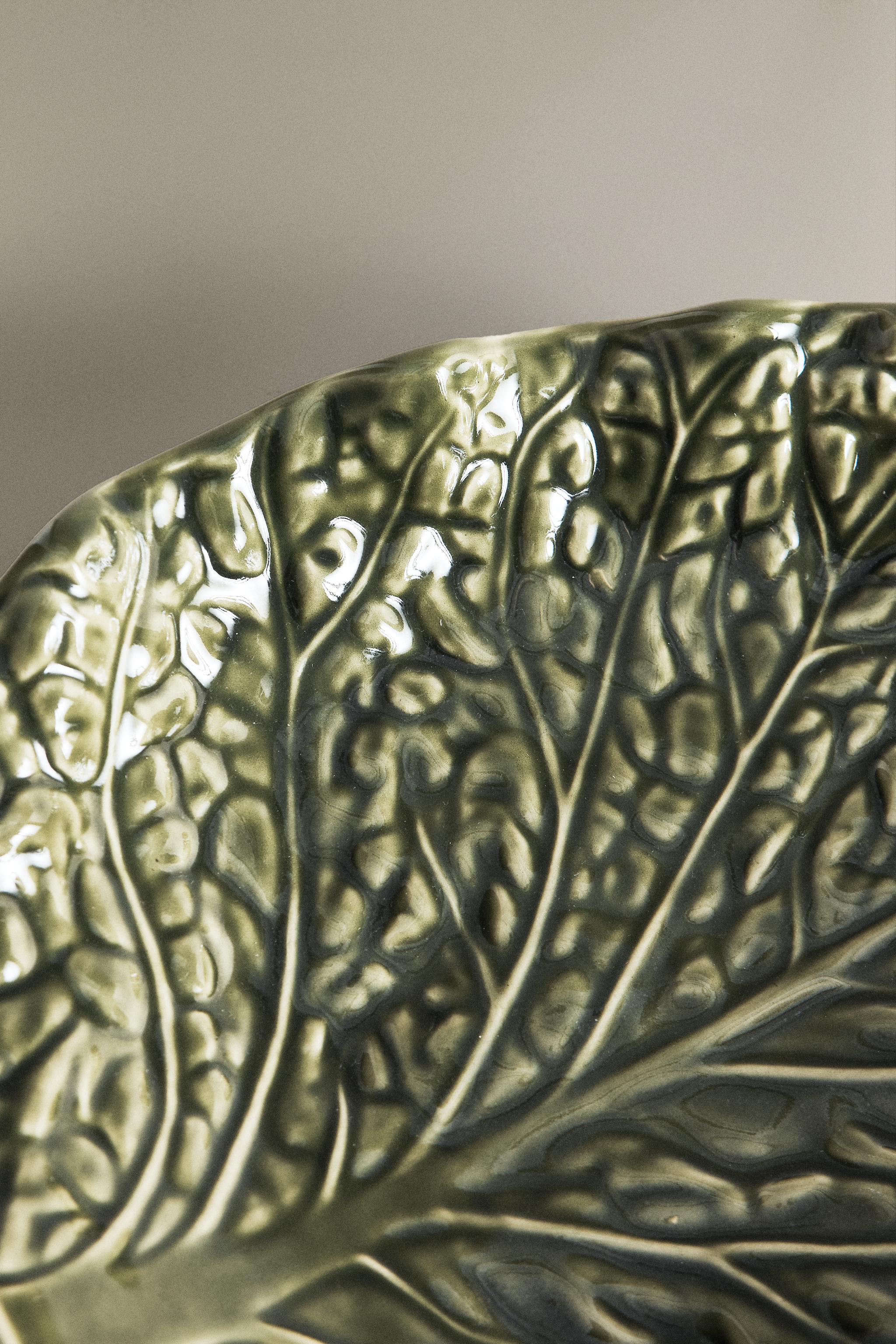STONEWARE CABBAGE SERVING DISH