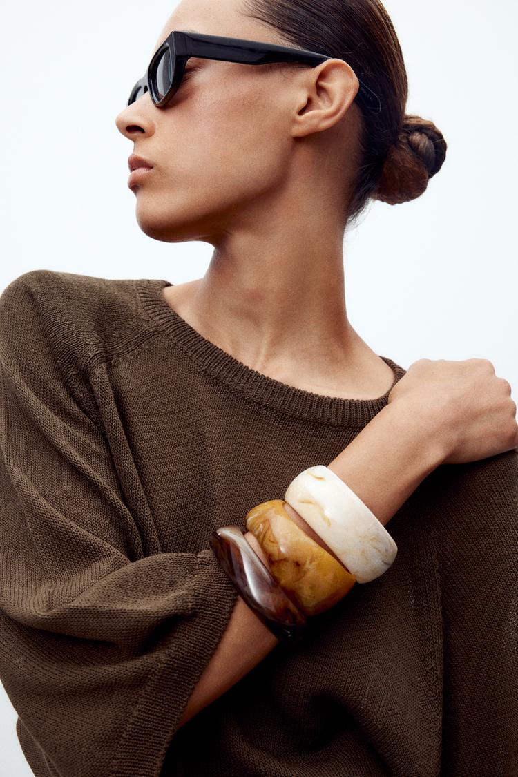 PACK OF RIGID BRACELETS