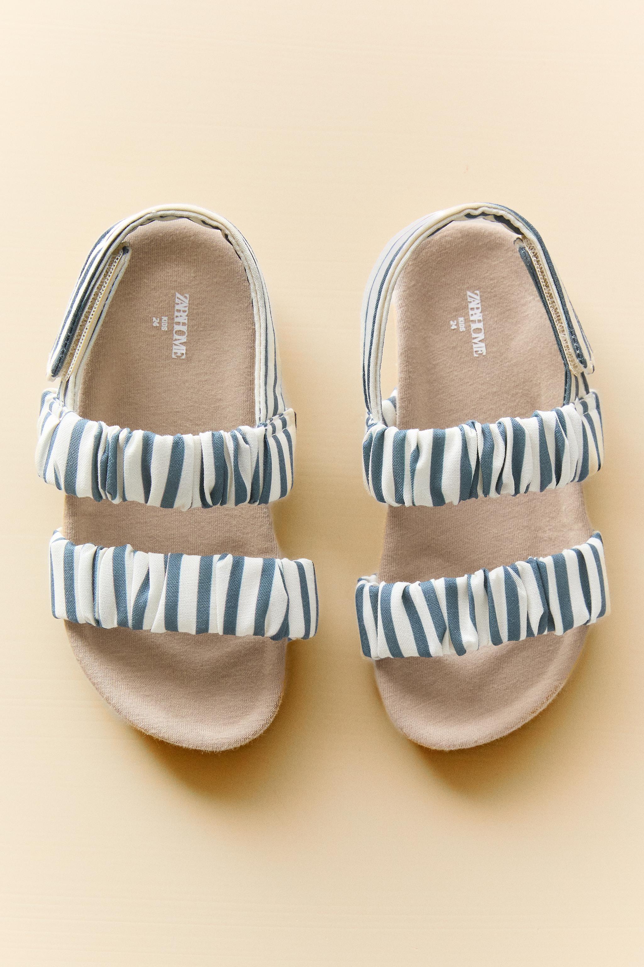 CHILDREN'S STRAPPY SANDALS