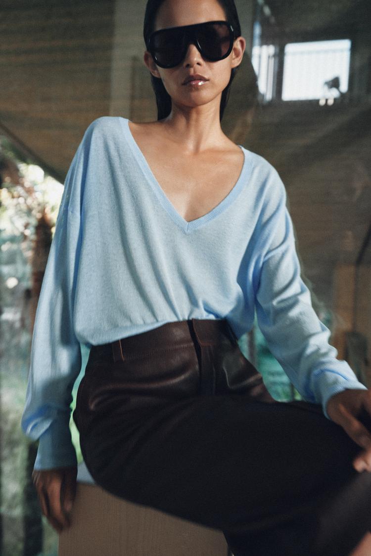 FINE KNIT V-NECK JUMPER - Zara product image