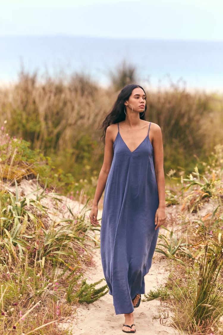 FLOWY VOLUMINOUS DRESS