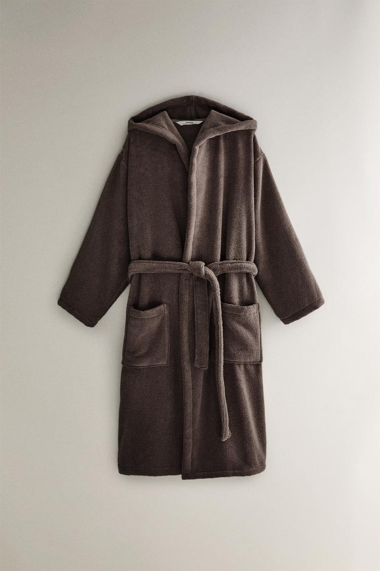 EXTRA SOFT HOODED BATHROBE (380 GXM²) - Zara product image