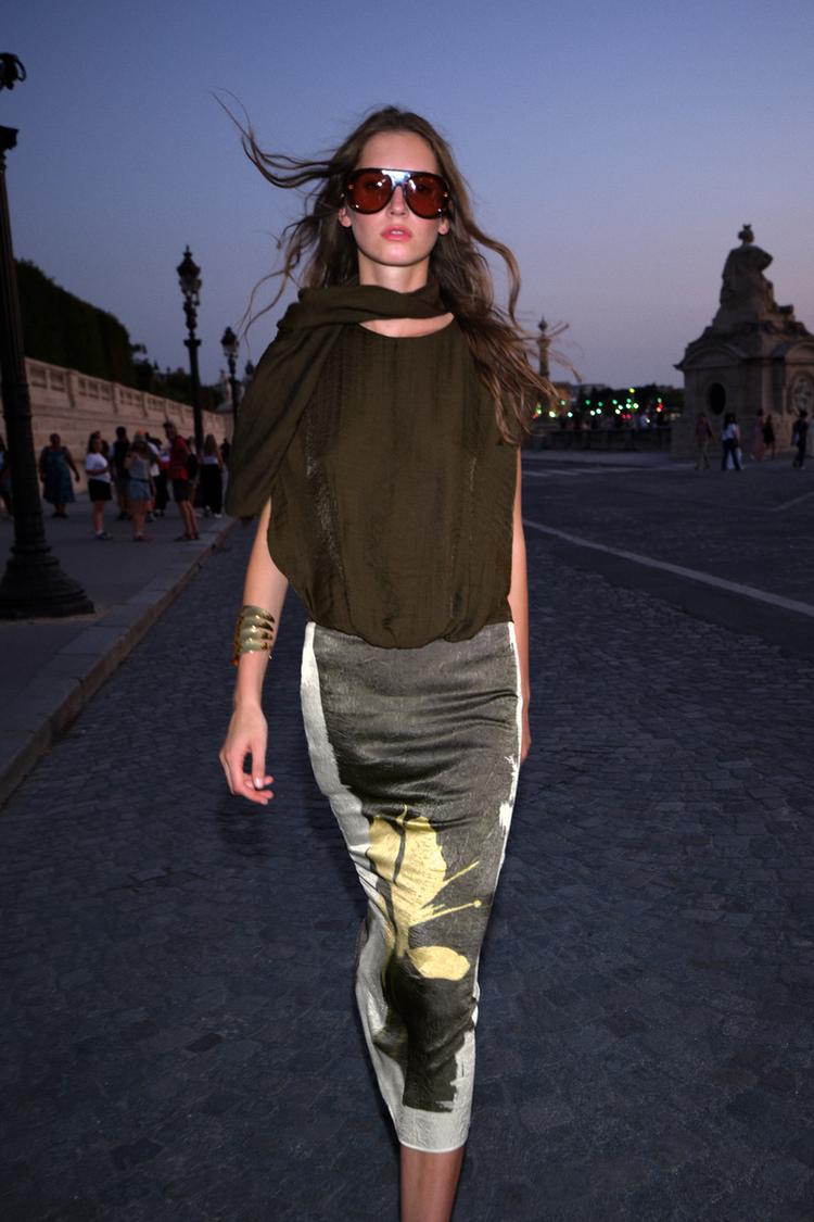 PRINTED WRINKLED EFFECT MIDI SKIRT - Zara product image