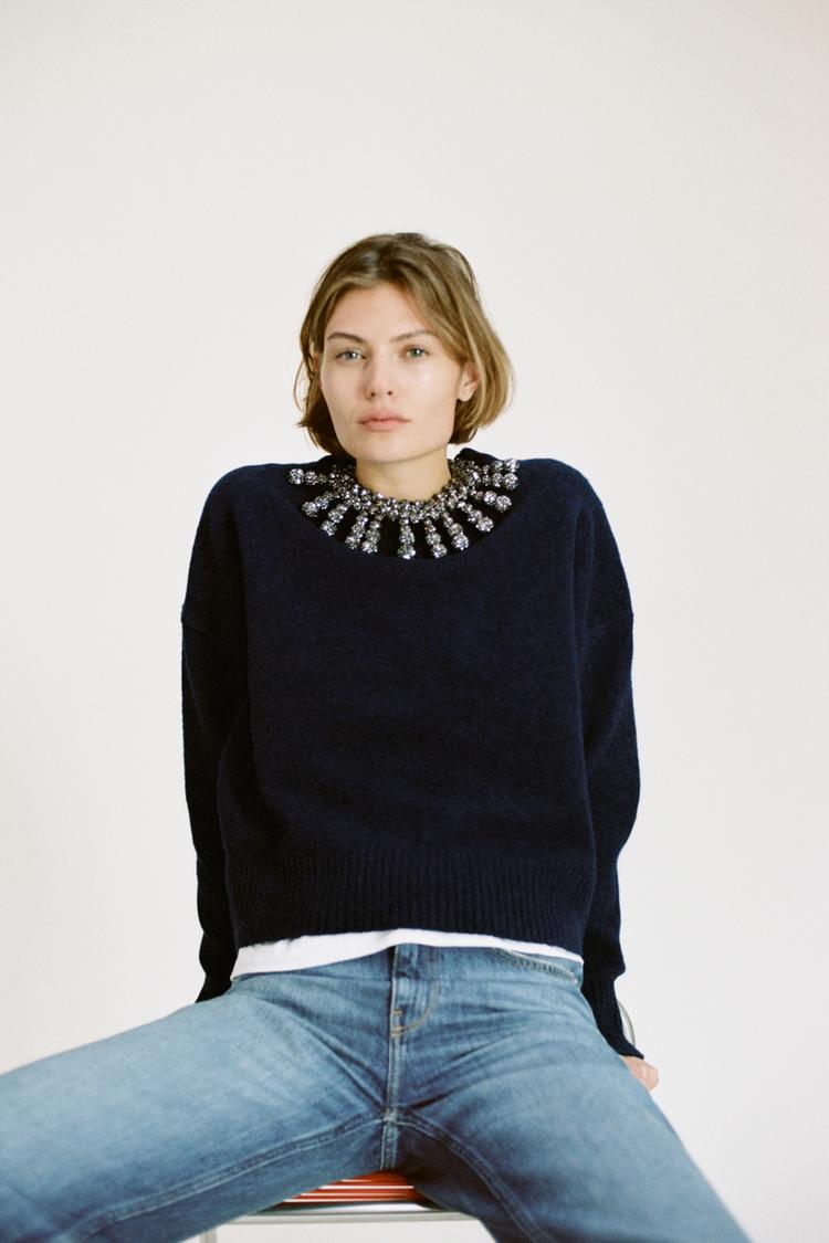 BASIC SOFT KNIT SWEATER