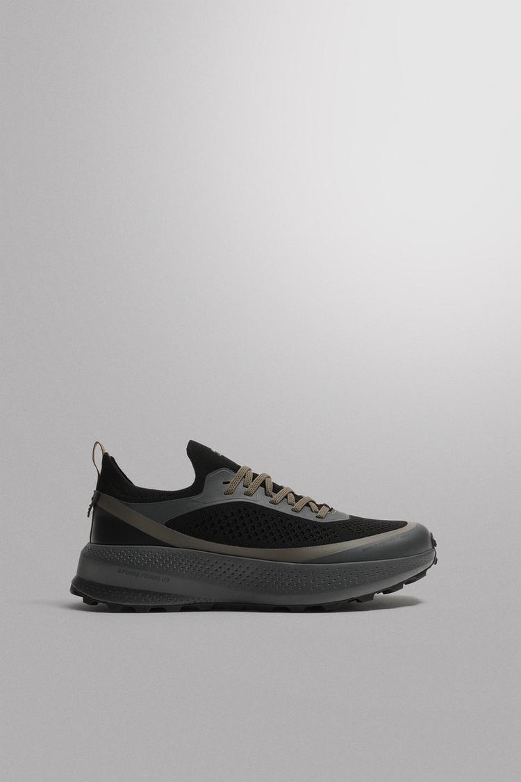 RUNNING SNEAKERS