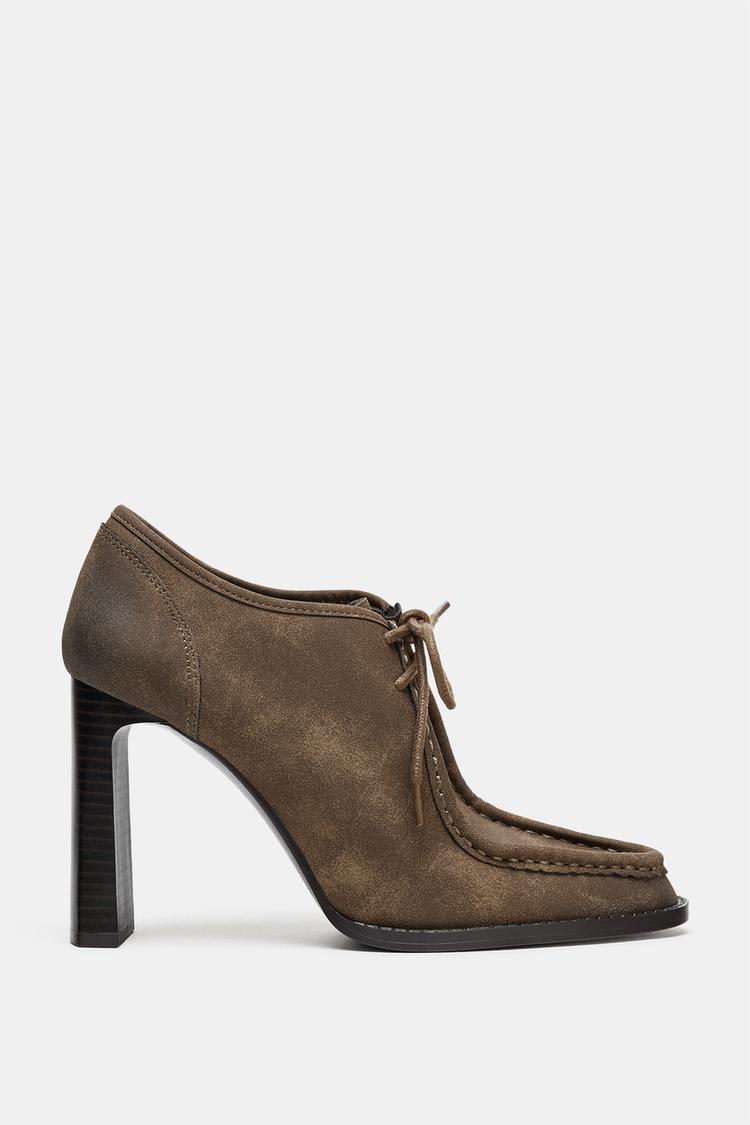 LACE-UP HEELS