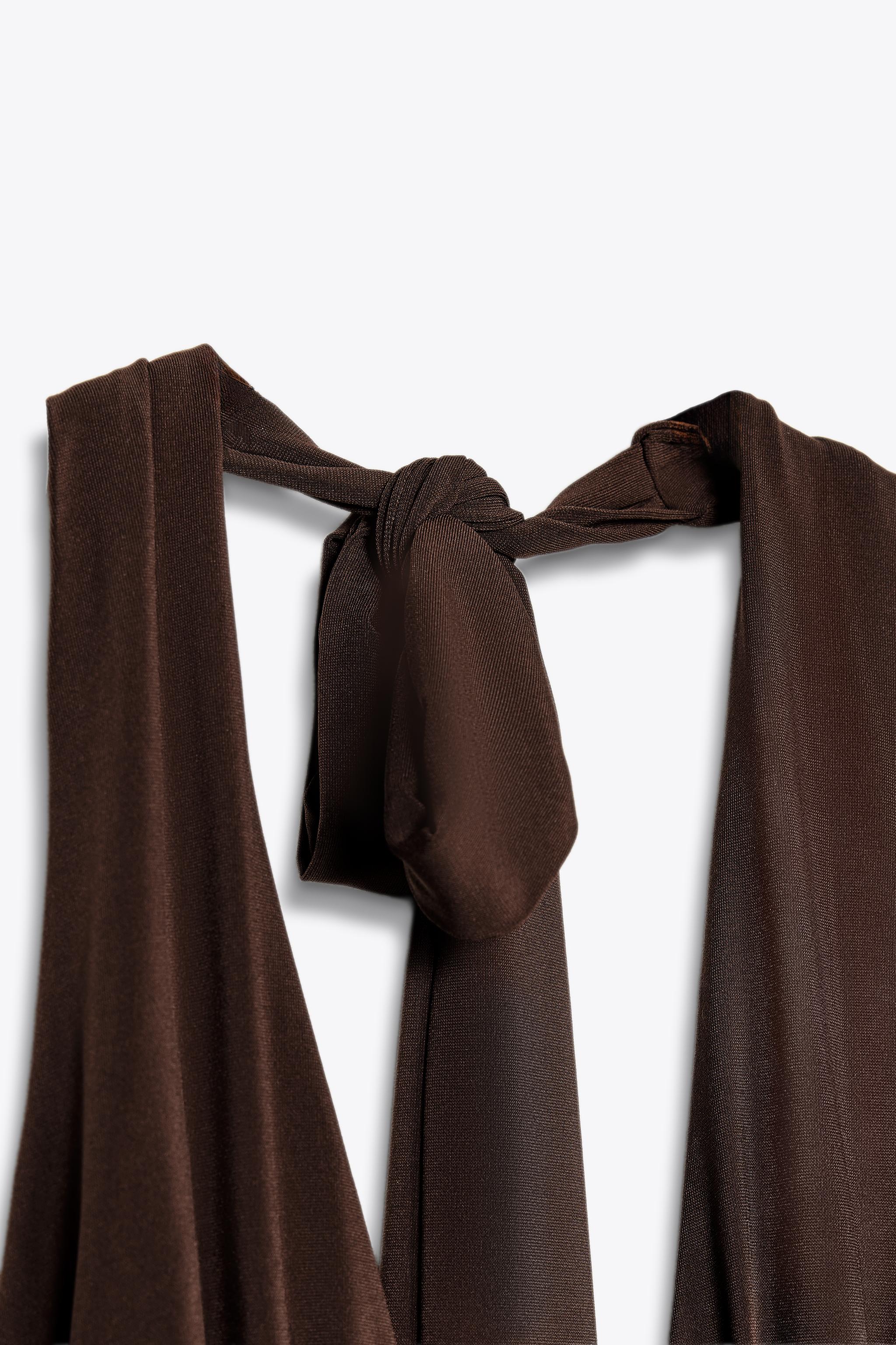 ROBE LONGUE DOS NU COL MONTANT