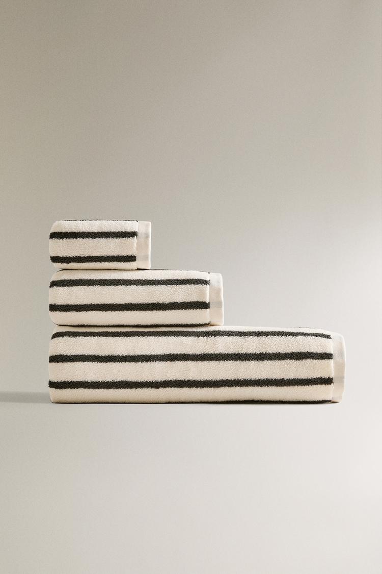 BATH TOWEL WITH COLORED STRIPES - Zara product image