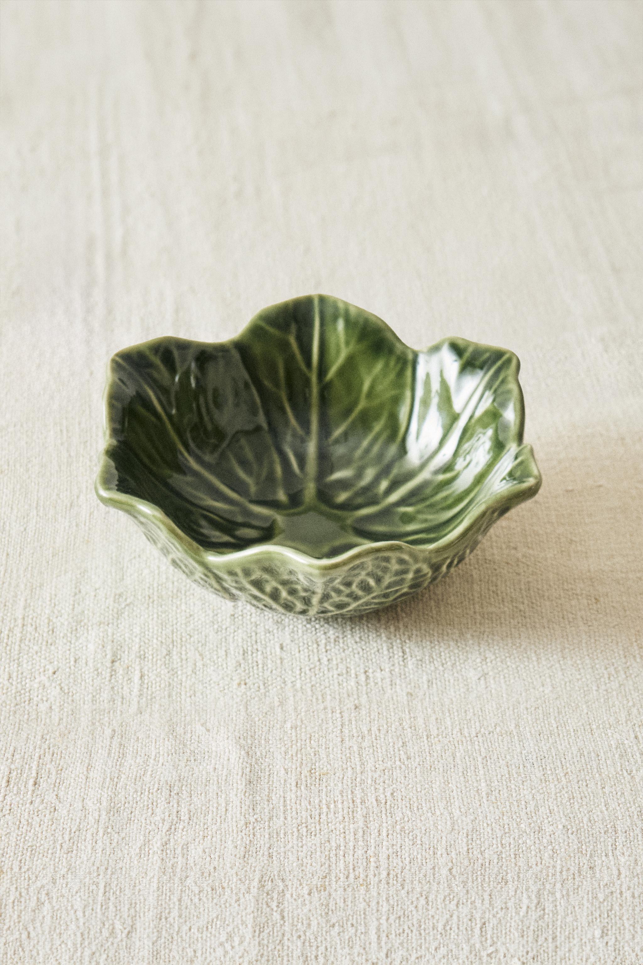 STONEWARE CABBAGE BOWL