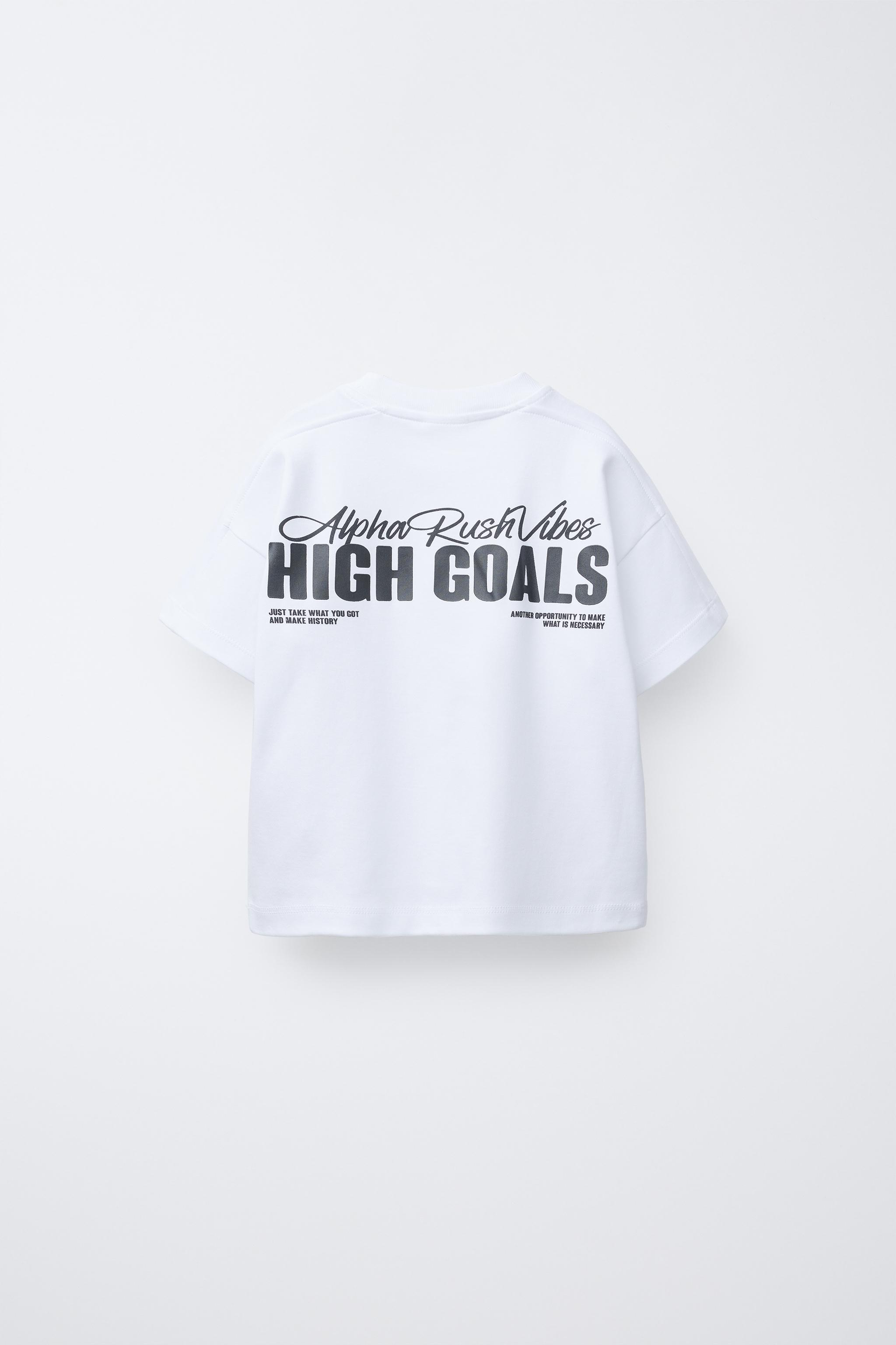T-SHIRT AVEC INSCRIPTION EN RELIEF
