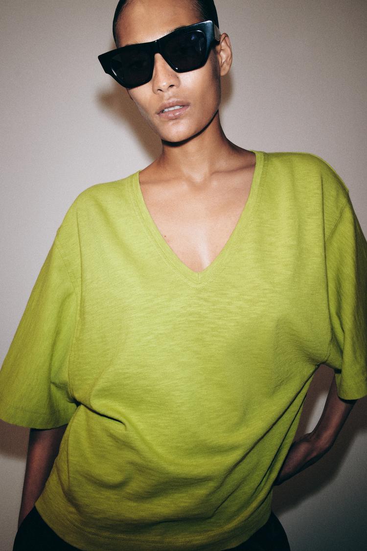 V-NECK T-SHIRT - Zara product image