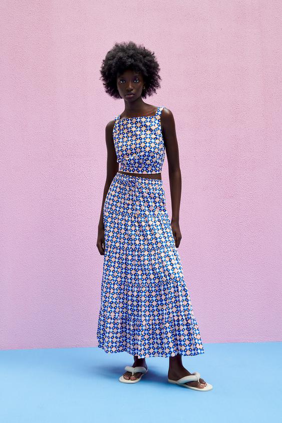 Εικόνα 0 του ΕΜΠΡΙΜΕ ΜΠΟΥΣΤΑΚΙ ΜΕ ΓΕΩΜΕΤΙΚΟ ΣΧΕΔΙΟ ΚΑΙ ΜΑΝΤΗΛΙ από Zara